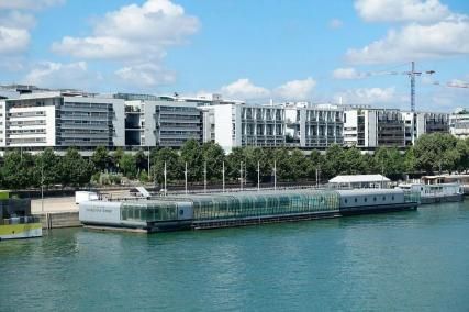 Piscine Joséphine-Baker